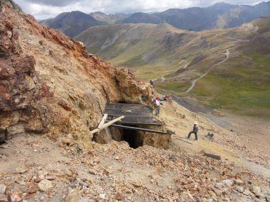 Photo of crew safeguarding an abandoned mine